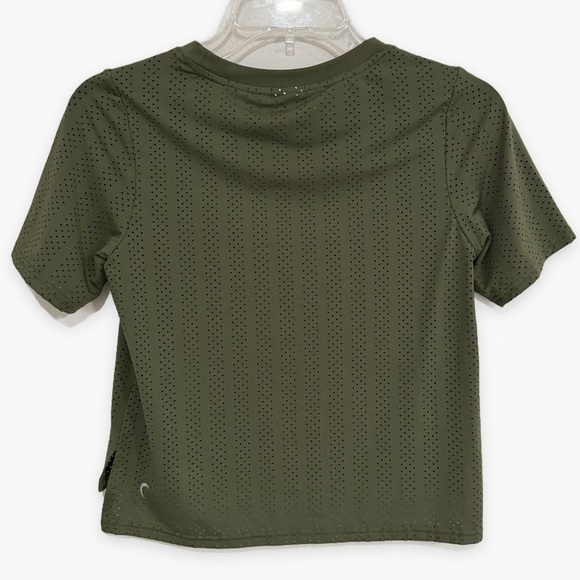 Zyia | Vertical Chill Tee Short Sleeve Spandex Olive Green Size  XS - Picture 6 of 9